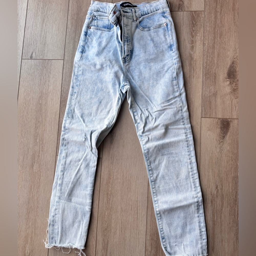 Express Men's Light Wash Skinny Jeans